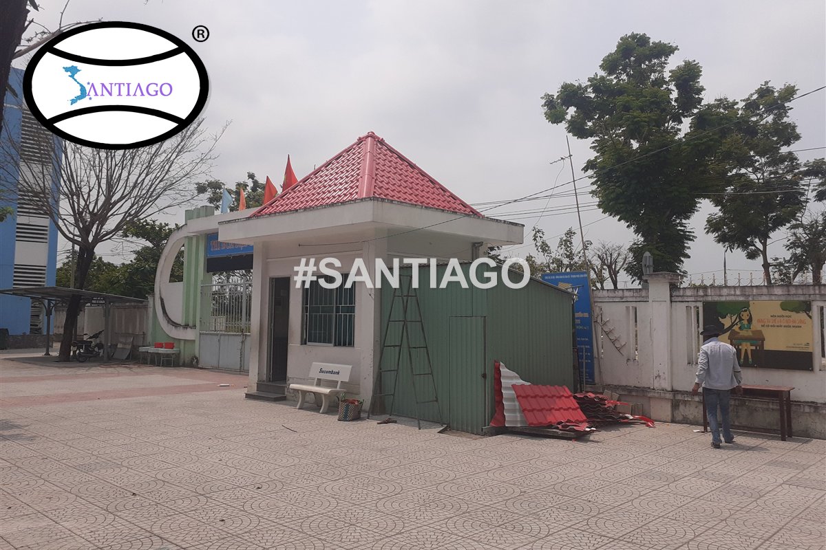 Chòi mái 4 mặt lợp ngói nhựa màu đỏ ở Hòa Xuân, Đà Nẵng