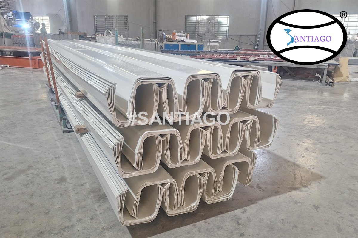 Kho máng xối nhựa PVC Santiago chờ giao hàng