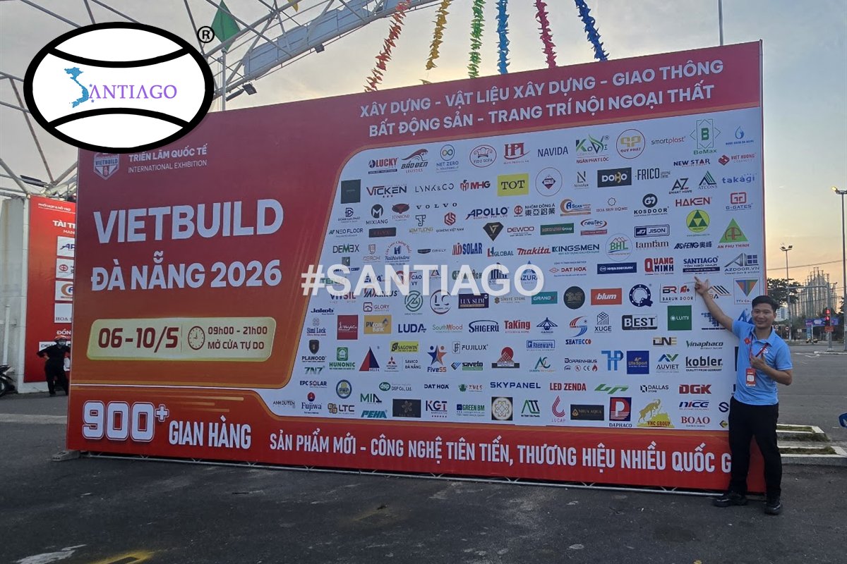 Nhân viên Santiago trước bảng Vietbuild Đà Nẵng 2026: 06 – 10/5, hơn 900 gian hàng