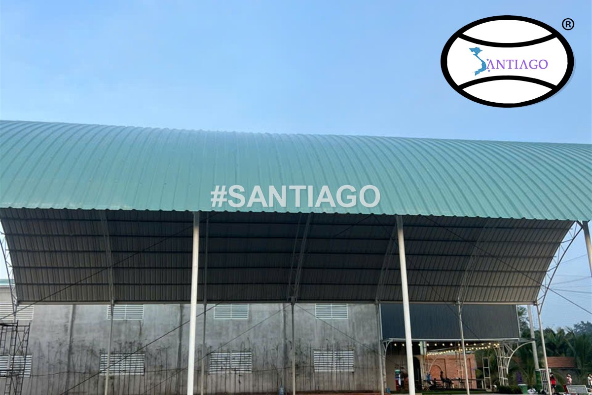 Mái vòm tôn nhựa Santiago ở Phú Giáo, Bình Dương cũ (nay thuộc TP.HCM)