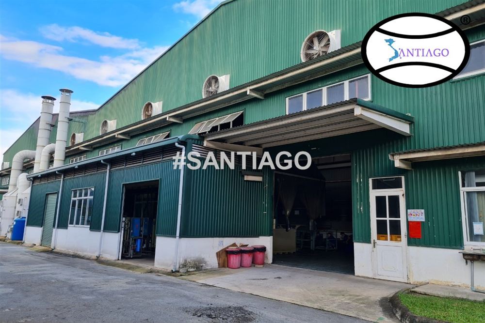 Công trình lợp tôn nhựa Santiago ở Bến Cát, Bình Dương cũ (nay thuộc TP.HCM)