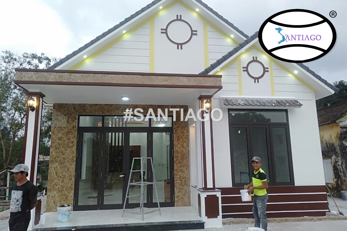 Nhà ở lợp ngói nhựa Santiago ở Duy Xuyên, Quảng Nam cũ (nay thuộc Đà Nẵng)