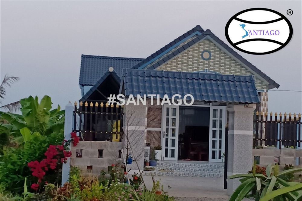 Công trình lợp ngói nhựa Santiago ở Tiền Giang cũ (nay thuộc Đồng Tháp)