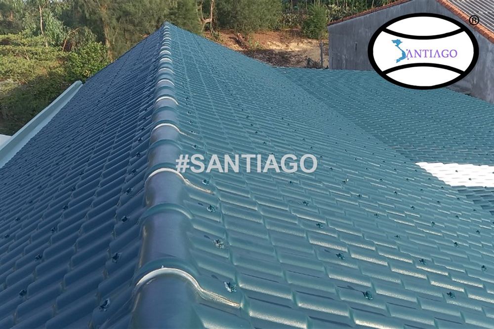 Công trình lợp ngói nhựa Santiago ở Phù Cát, Bình Định cũ (nay thuộc Gia Lai)