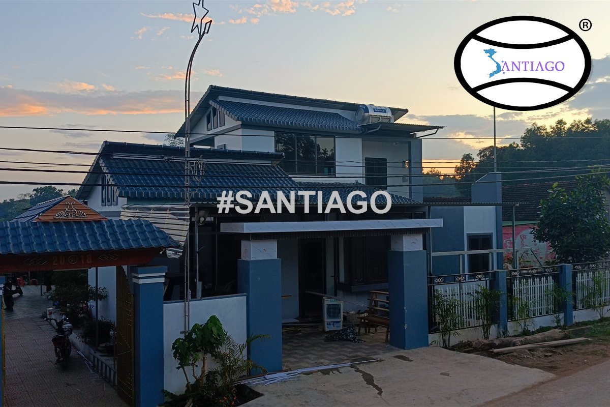 Nhà ở lợp ngói nhựa Santiago ở Nghệ An