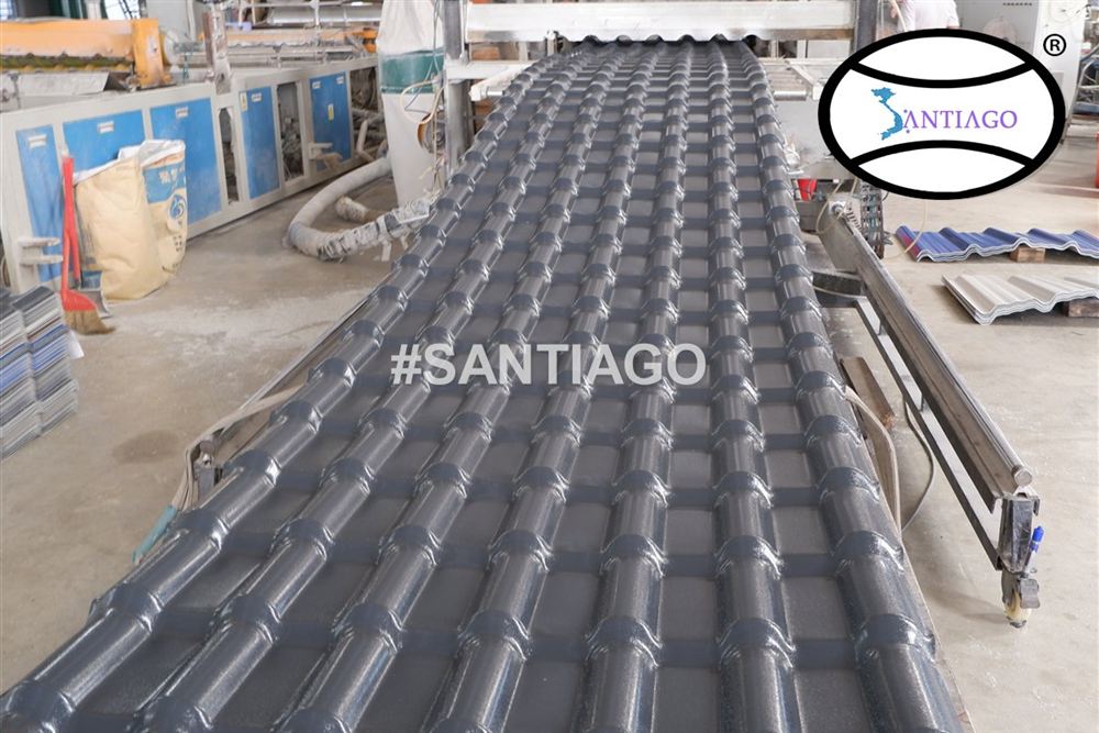 Tấm ngói nhựa PVC ASA Santiago tại nhà máy