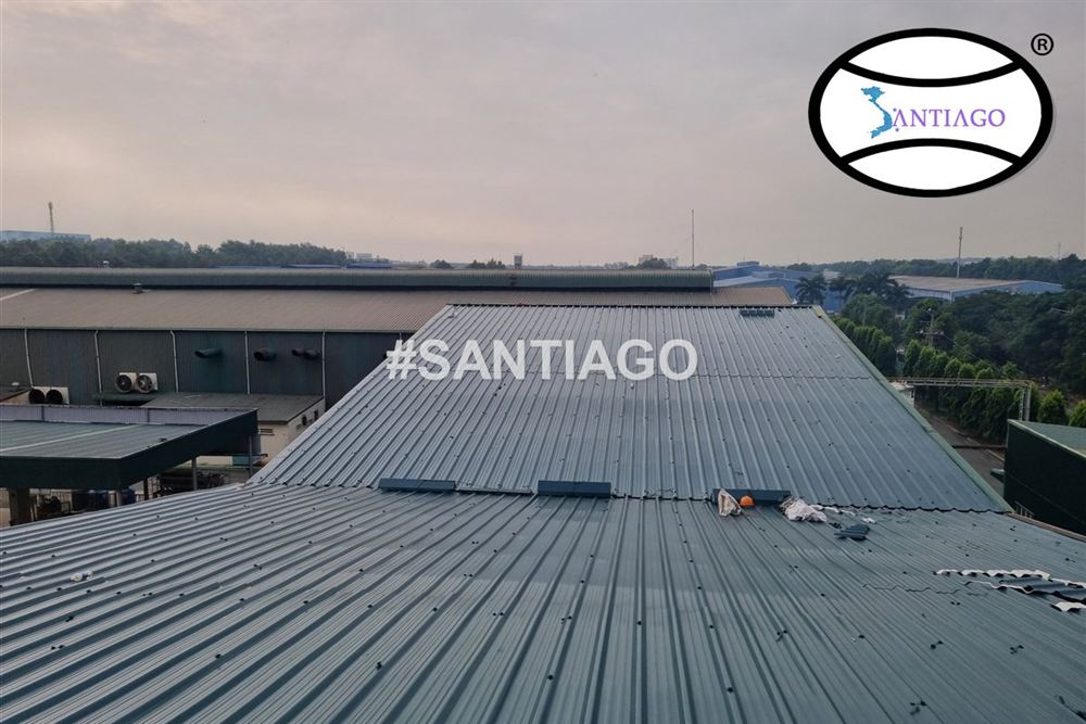 Công trình lợp tôn nhựa Santiago ở Bến Cát, Bình Dương cũ (nay thuộc TP.HCM)