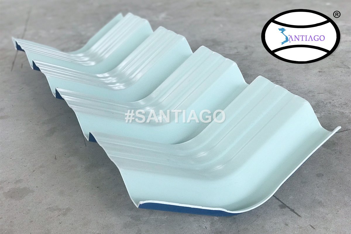 Tấm úp nóc tôn nhựa 11 sóng màu xanh ngọc, mặt có gân chạy theo sóng tôn