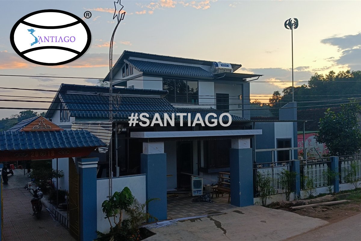 Nhà ở lợp ngói nhựa Santiago ở Nghệ An