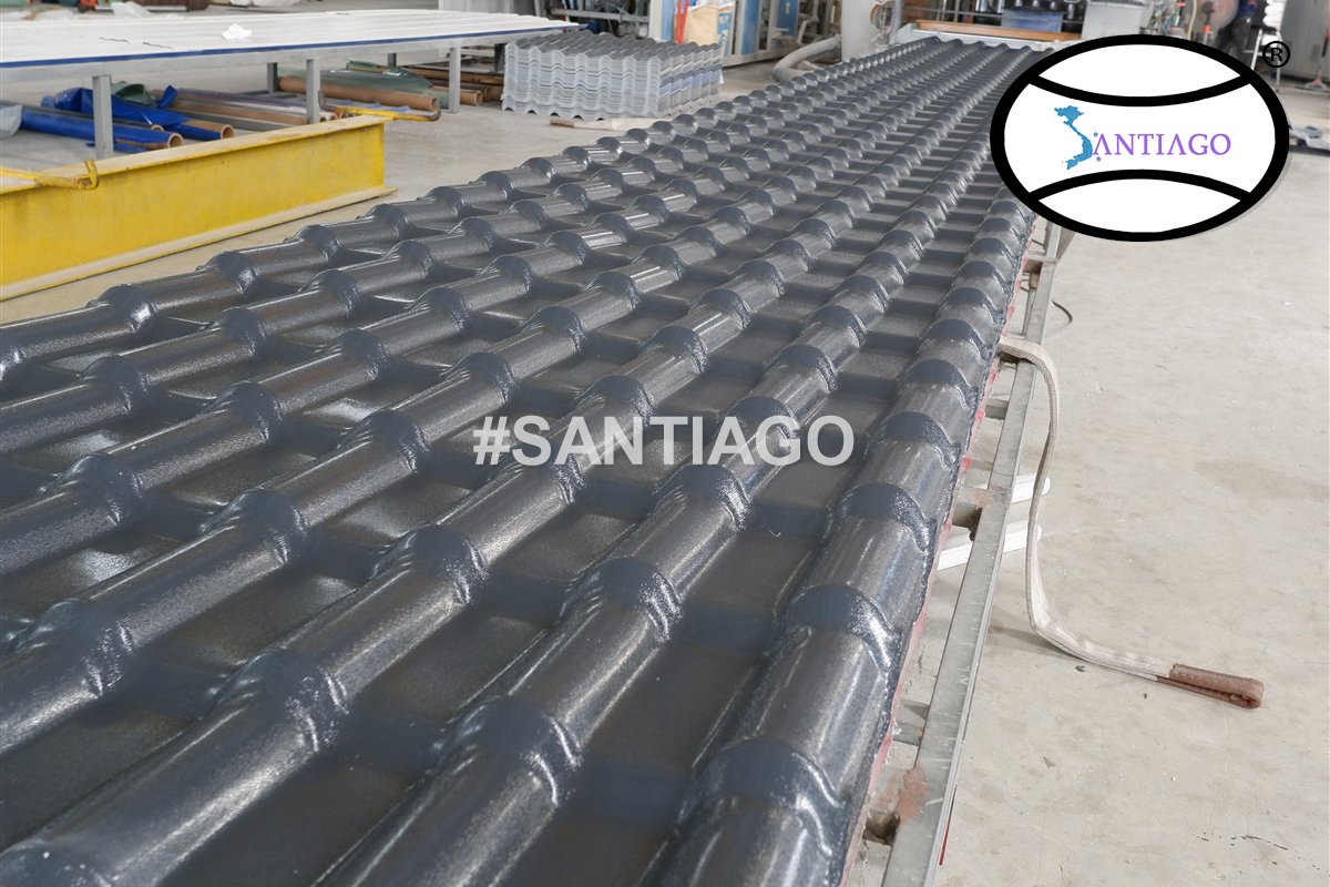 Ngói nhựa PVC ASA Santiago màu xám tại nhà máy