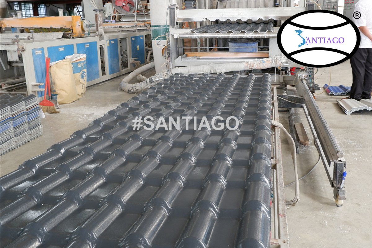 Ngói nhựa PVC ASA Santiago màu xám tại nhà máy