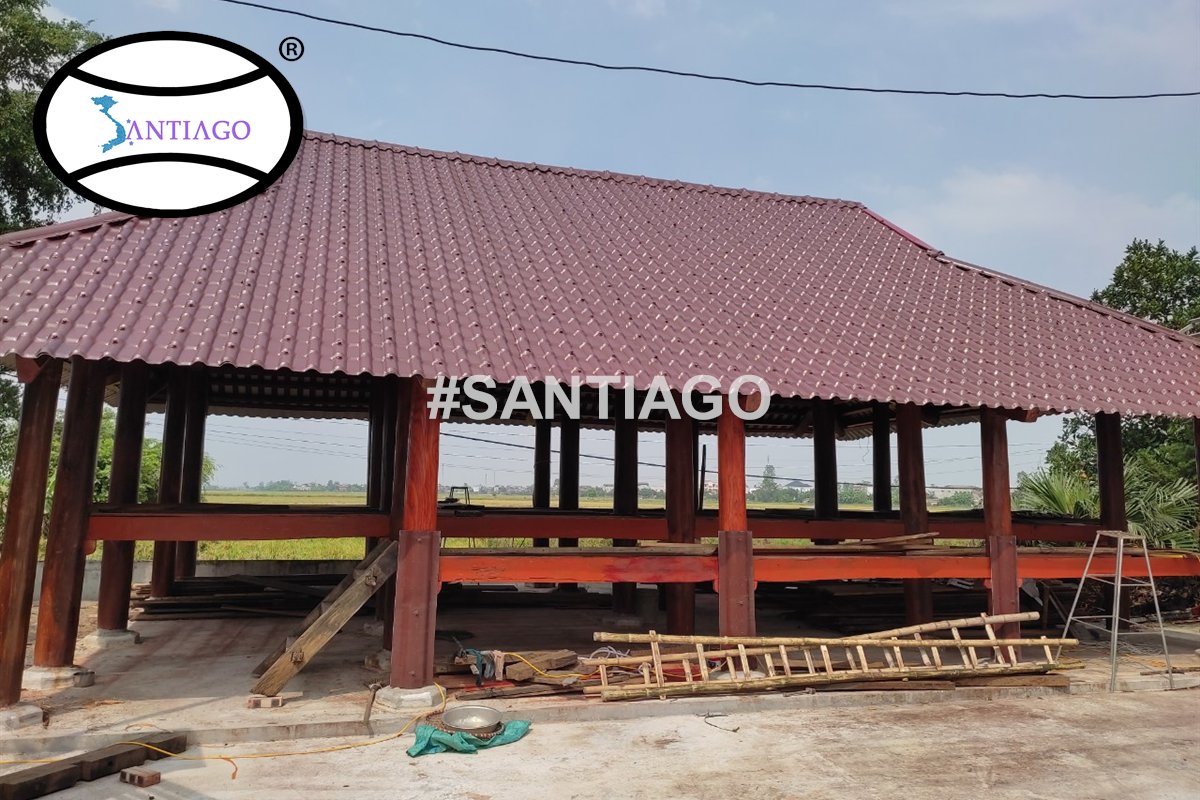 Nhà gỗ lợp ngói nhựa Santiago ở Nam Định cũ (nay thuộc Ninh Bình)