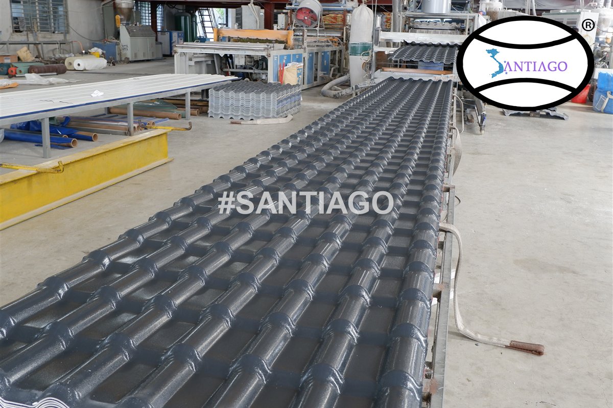 Ngói nhựa PVC ASA Santiago màu xám tại nhà máy